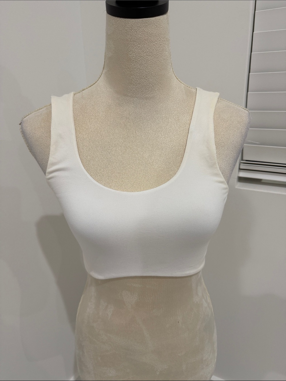 Women’s White Scoop Neck Cropped Tank Top